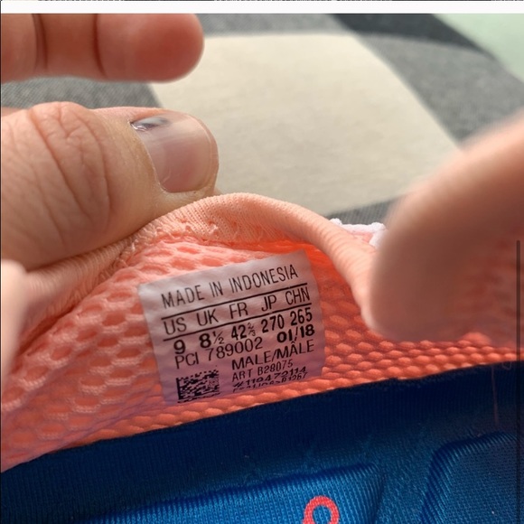 Adidas deerupt size 9 blue and pink sneakers - Picture 3 of 5